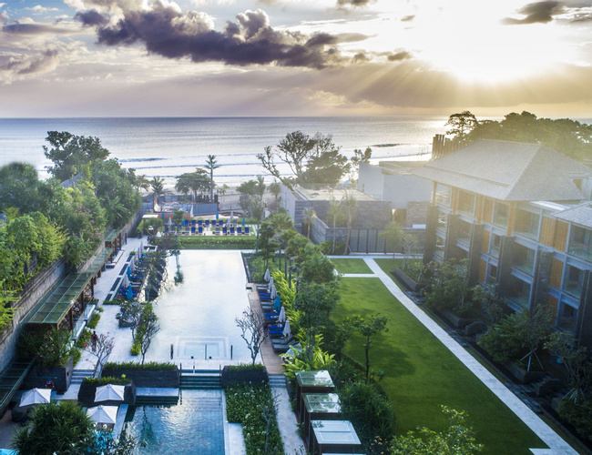 Hotel Indigo Seminyak Beach Photo